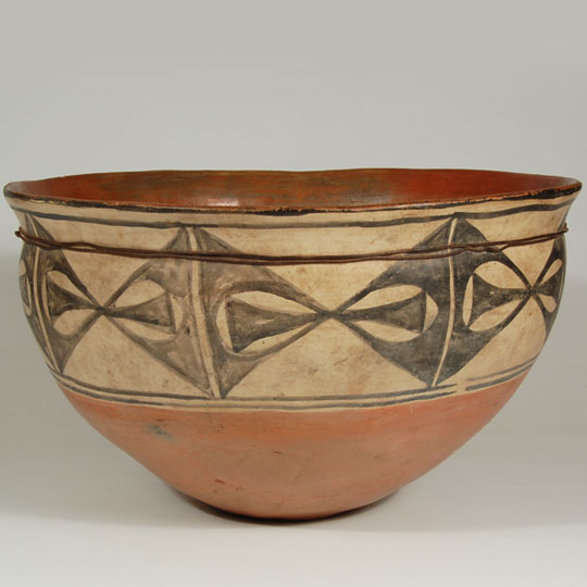 Historic Kewa Pueblo Pottery - C3753.37